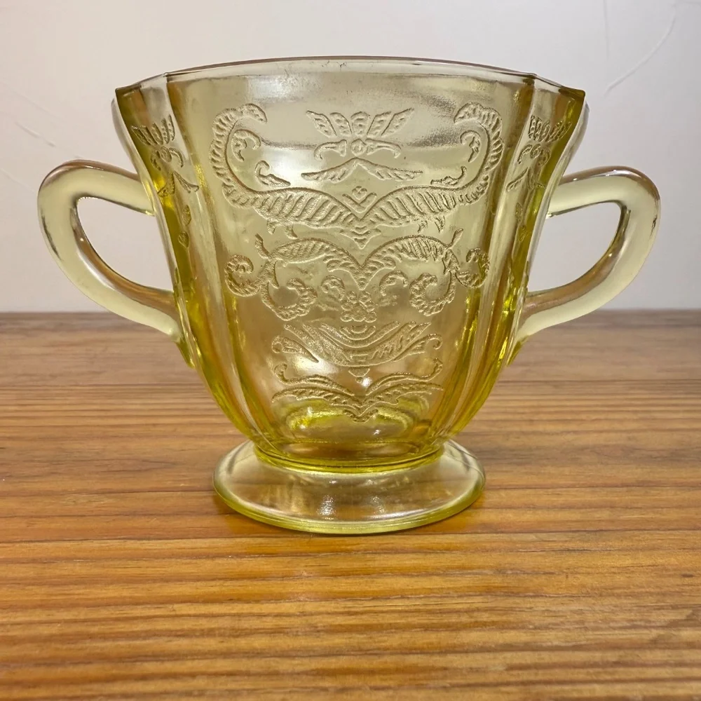 Vintage Federal Glass Patrician "Spoke" Creamer & Sugar Set |  Depression Glass - Picture 9 of 14